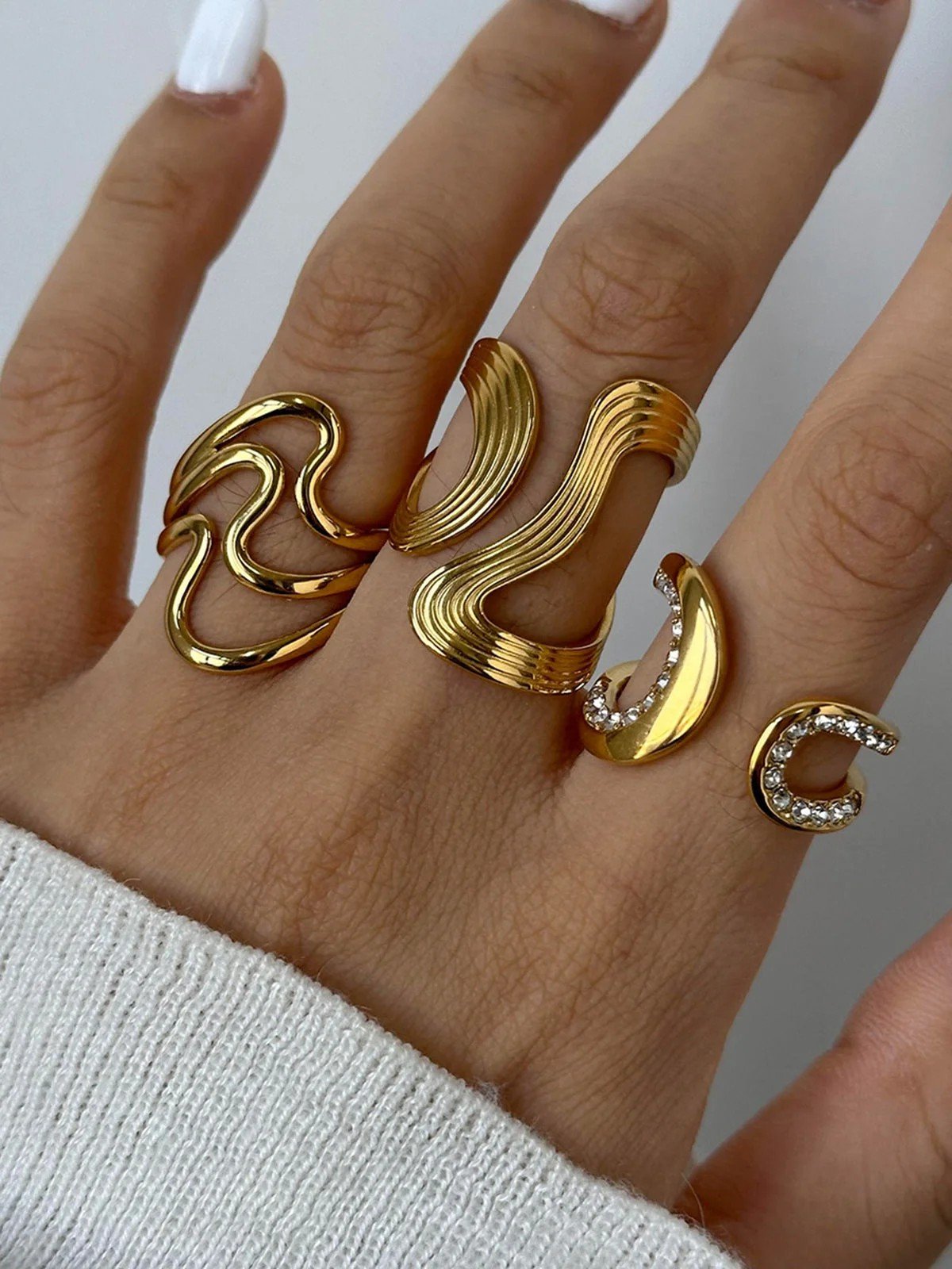Anillos de Acero Inoxidable con baño de oro de 18K. Resistentes al agua. Waterproof. Lisos, con esmalte de colores y piedras naturales.