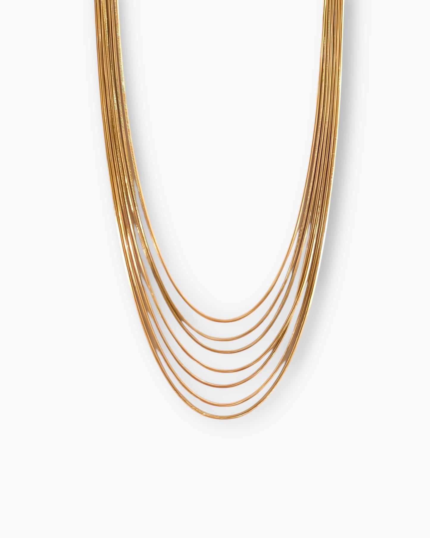 Collar corto cadenas múltiples estilo serpiente en acero baño oro 18K