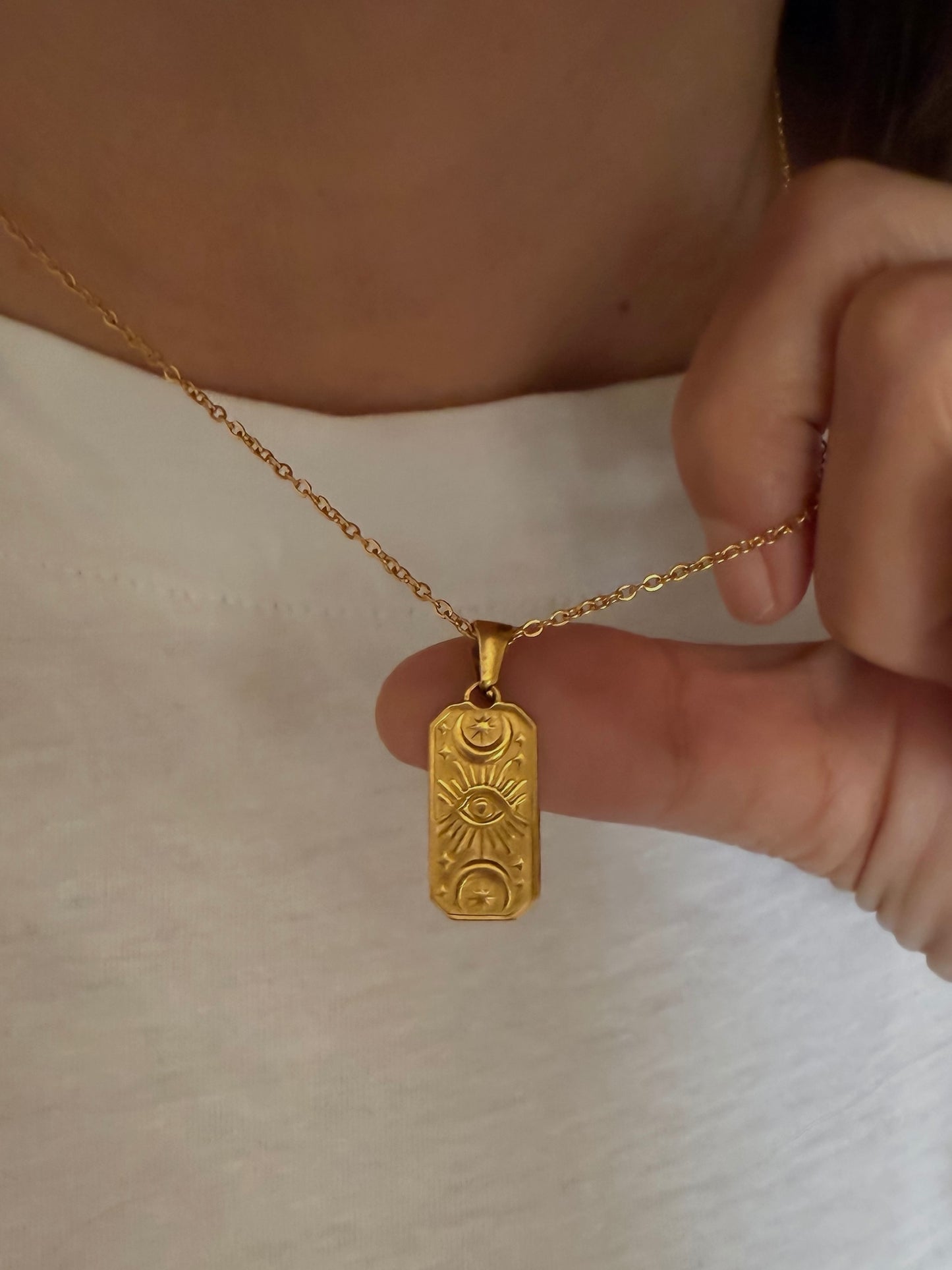COLLAR ESOTERICO DORADO