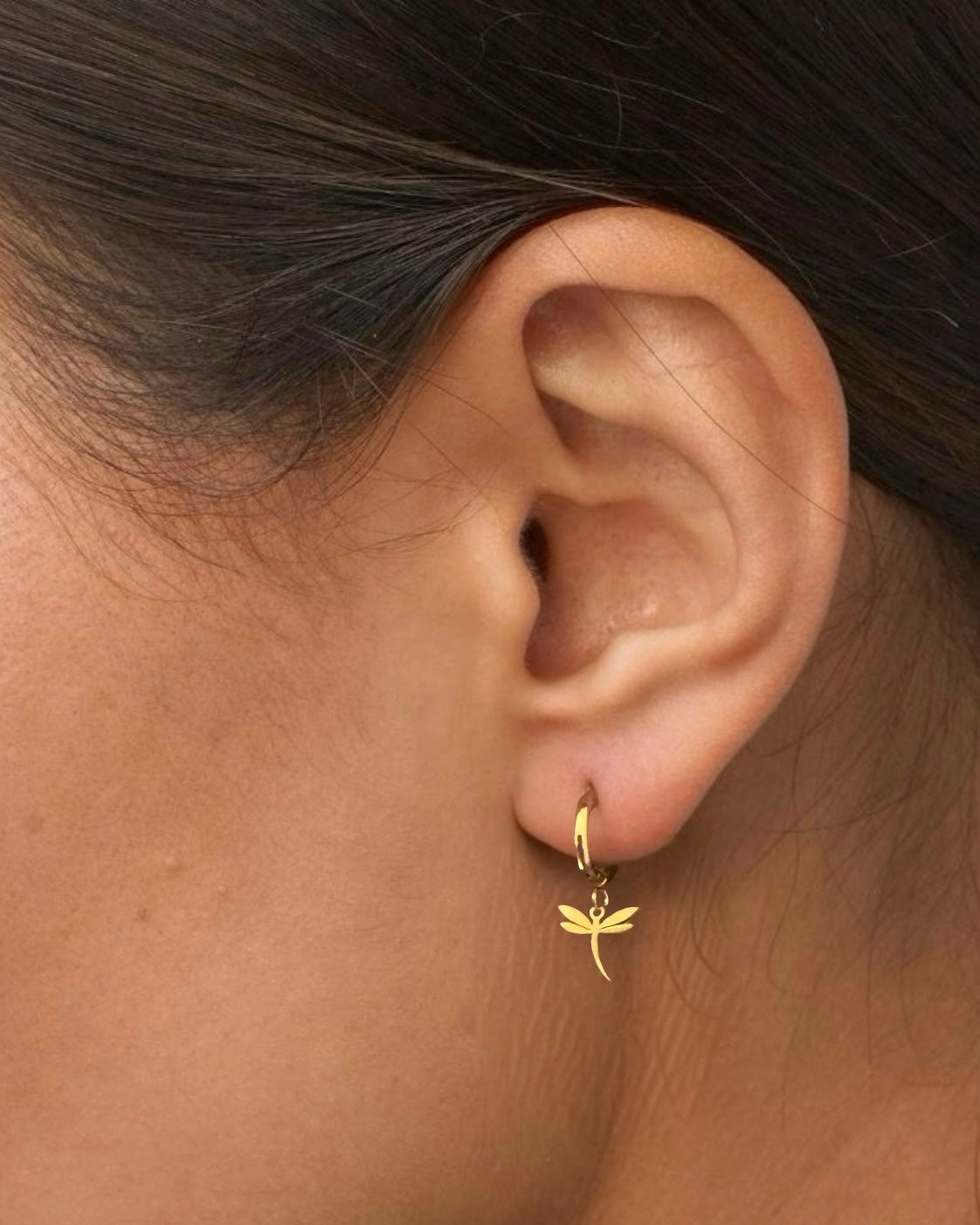 Aritos con colgante mini de libélula en acero baño oro 18K Drangonfly