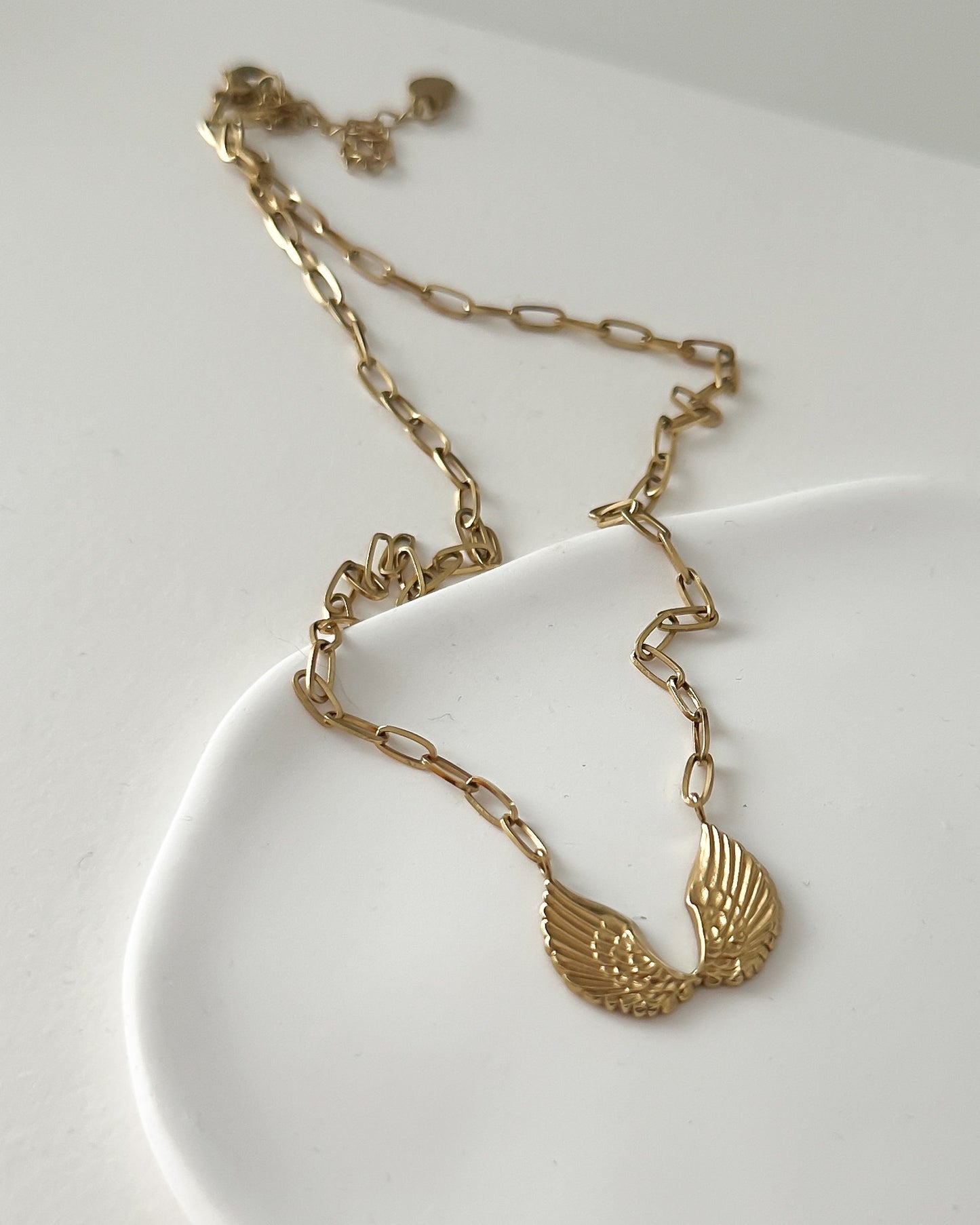 Collar cadena de eslabones con colgante de alas baño oro 18K Alas