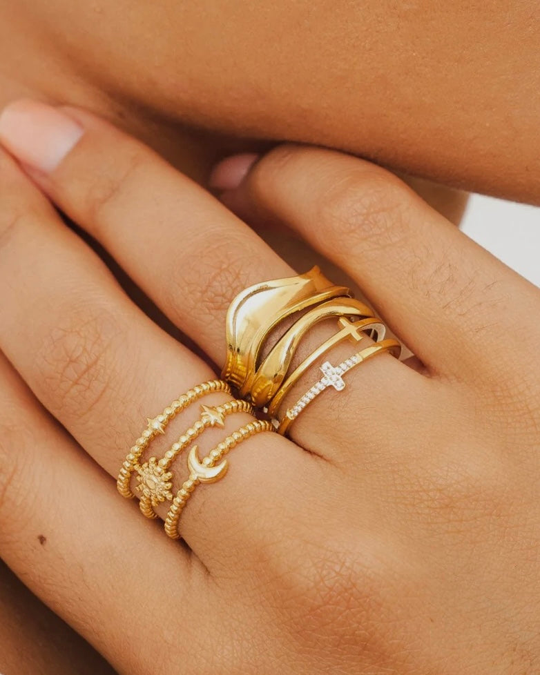 Anillo detalle sol y luna en acero baño oro 18K Celeste