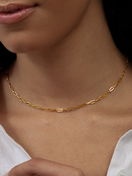Collar cadena básica de eslabones finos en acero con acabado oro 18K Clip