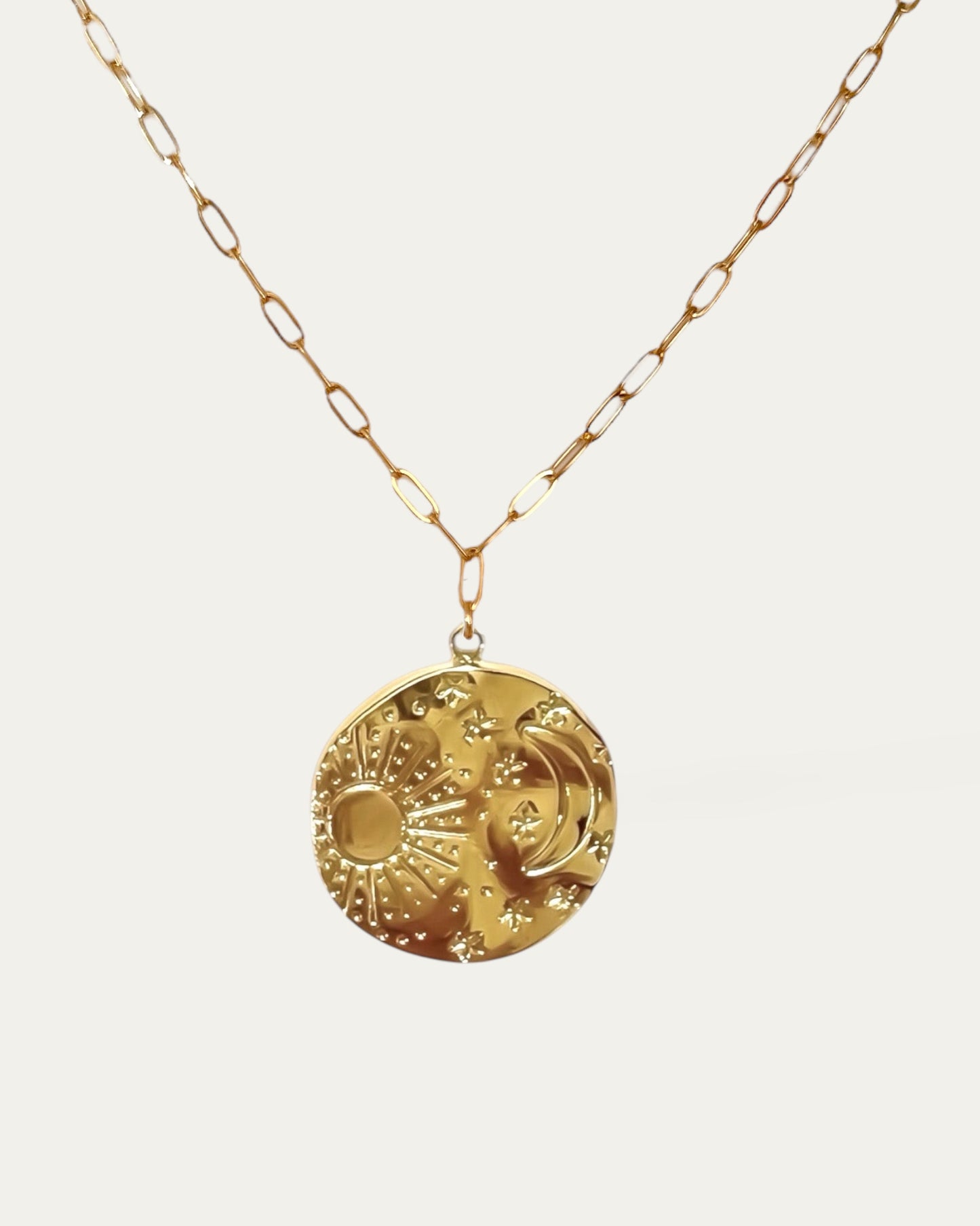 Collar cadena de eslabones con colgante medalla grande motivos sol y luna baño oro 18K Sky