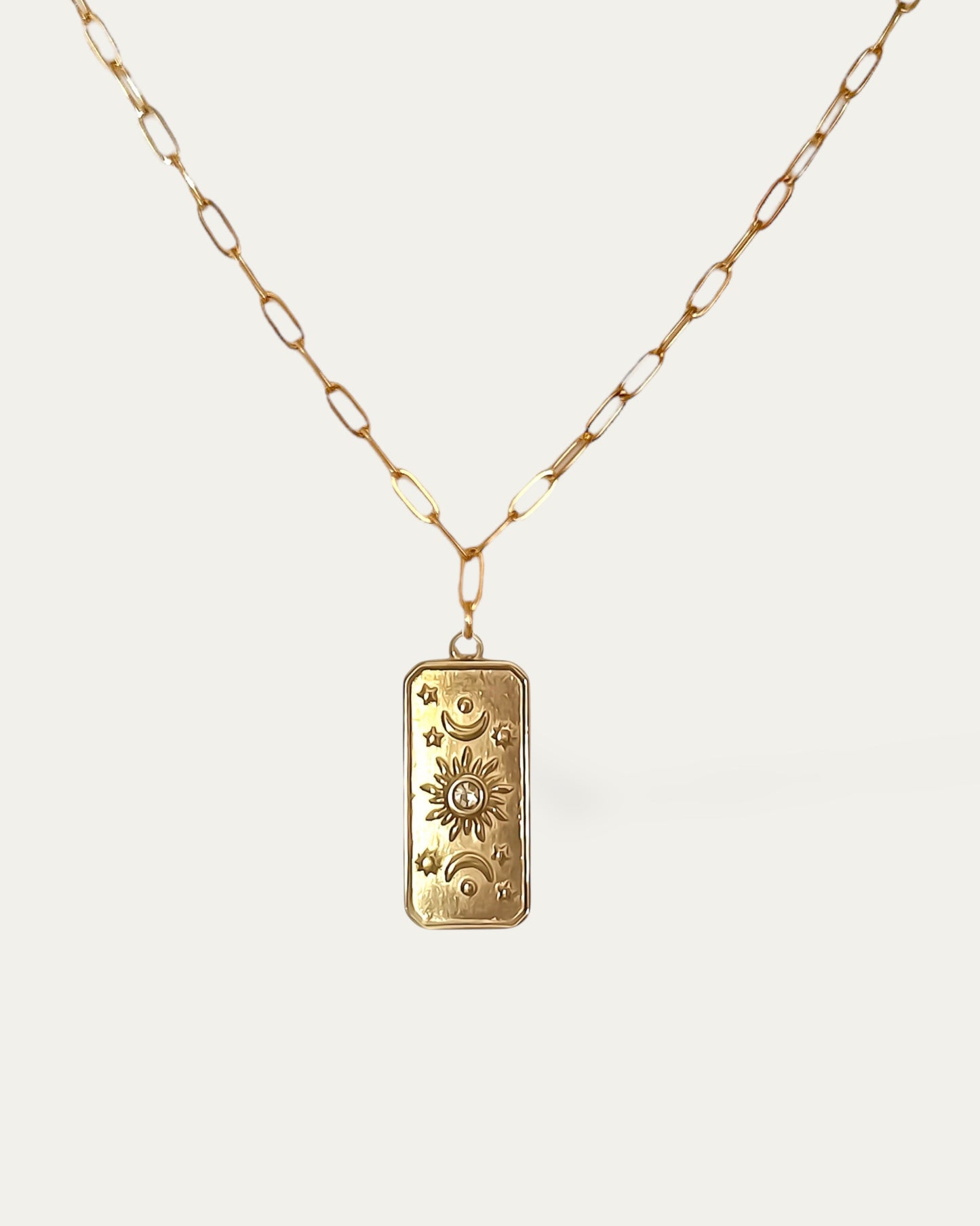 Collar con colgante rectangular motivo sol baño oro 18K - ESSAE