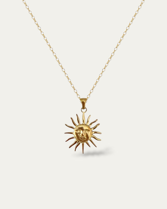 Collar con colgante de sol con carita baño oro 18K - ALANIS