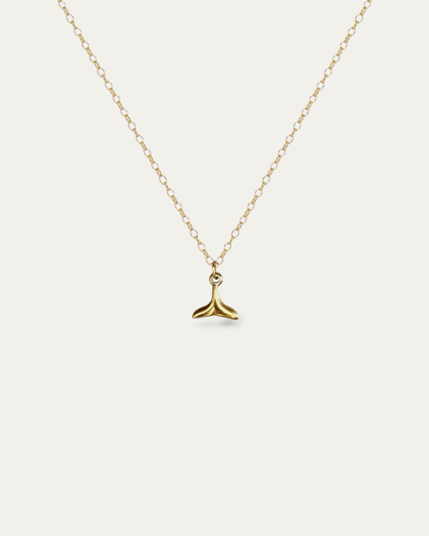 Colgante corto cola de sirena mini en acero baño oro 18K Mermaid