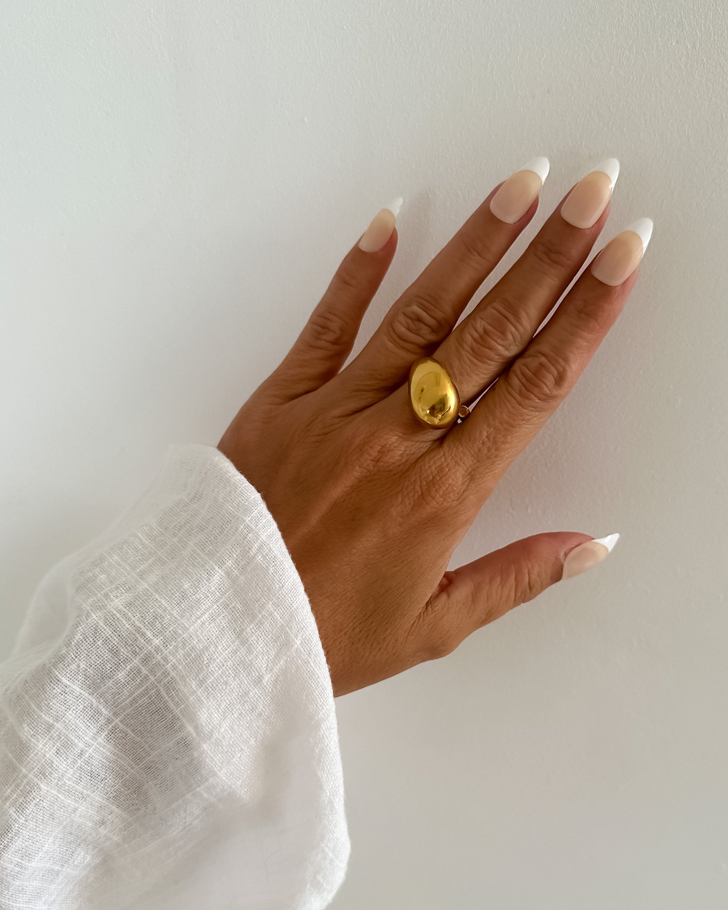 Anillo grueso abertura delantera en acero baño oro 18K Exposure