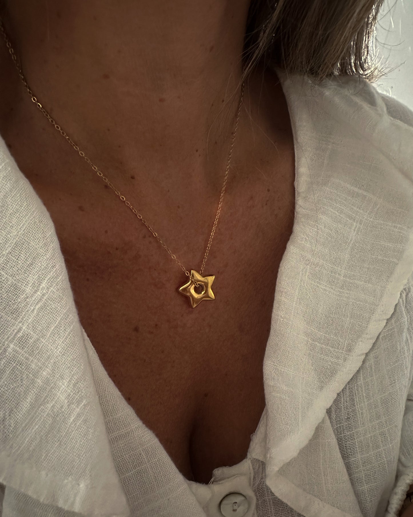 Collar cadena delgada con colgante estribor de estrella gruesa baño oro 18K Dunkin Estrella