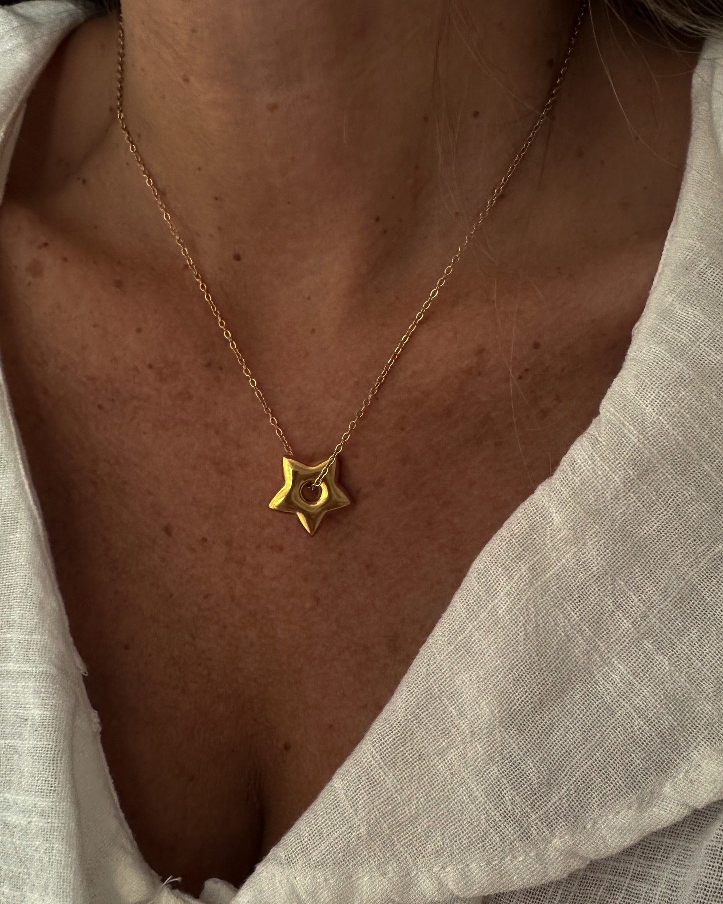 Collar cadena delgada con colgante estribor de estrella gruesa baño oro 18K Dunkin Estrella