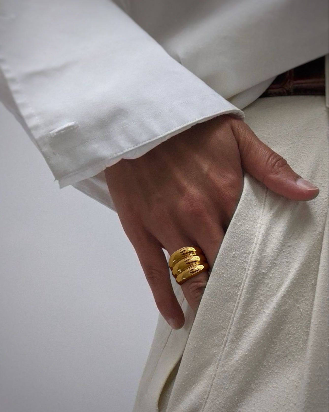 Anillo grueso triple en acero inoxidable con baño de oro 18K Eos
