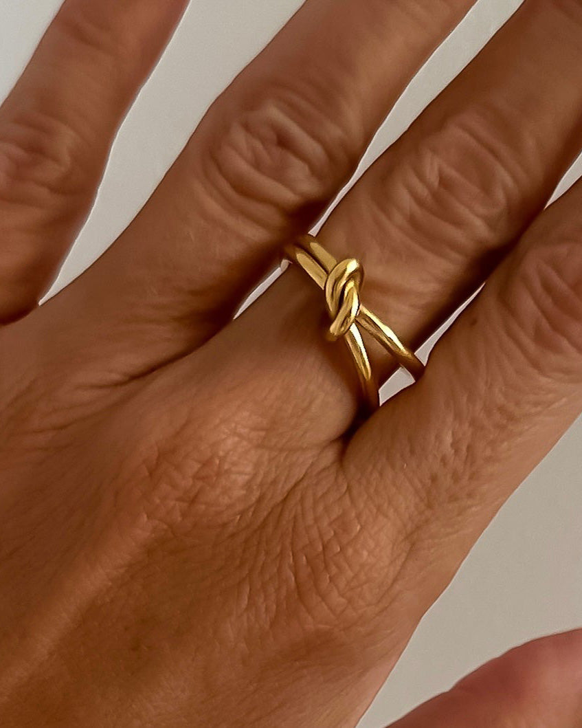 Anillo abierto diseño nudo delantero en acero inoxidable baño oro 18K Nudo