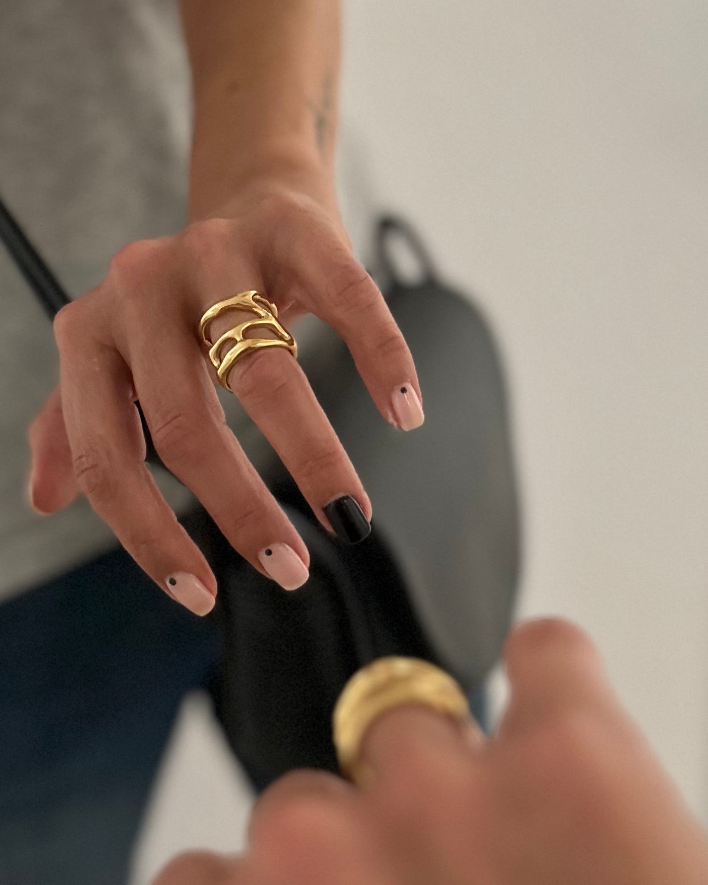 Anillo asimétrico formas oro