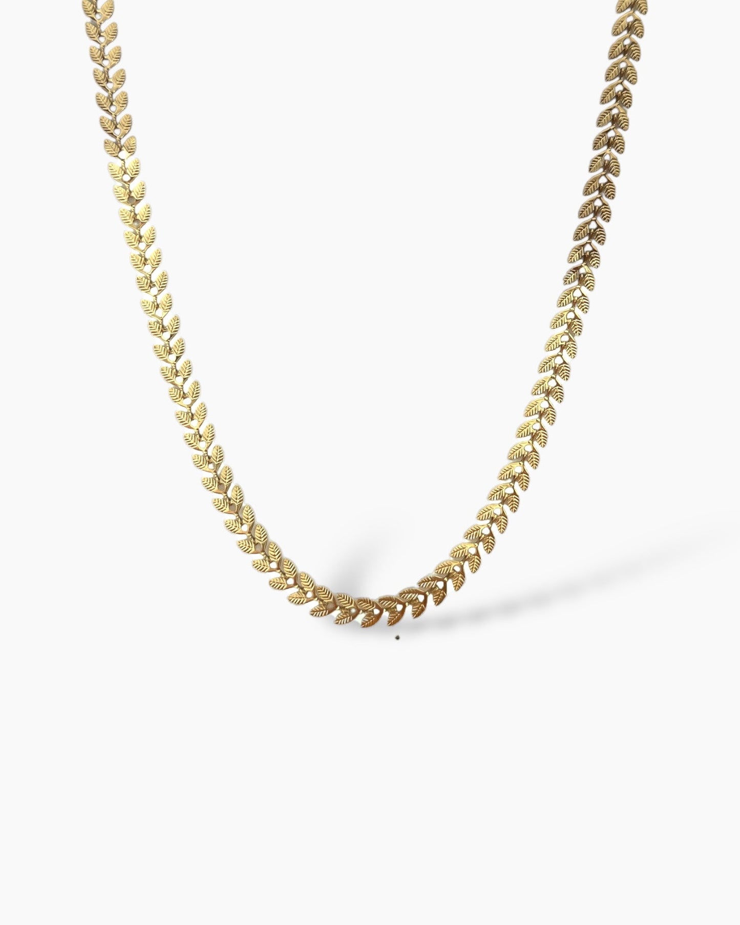Cadena corta estilo espigas en acero baño oro 18K Cesar