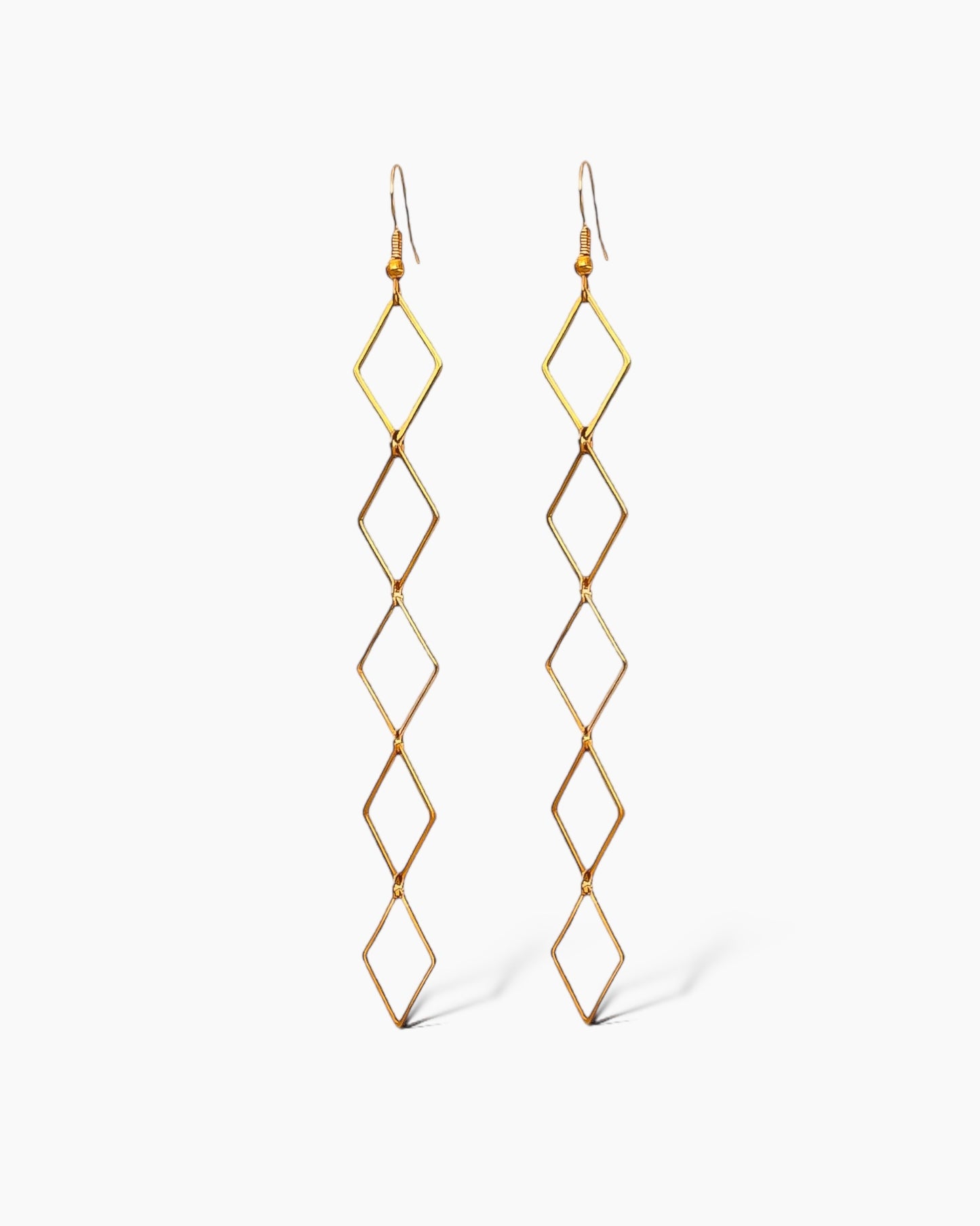 Pendientes Largos ligeros diseño rombos en acero baño oro 18K Rombo
