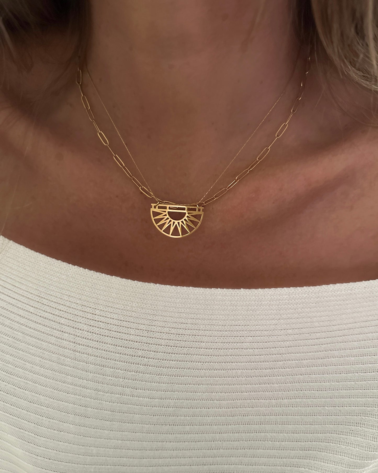 Collar cadena cardano fina con colgante diseño eSunrise