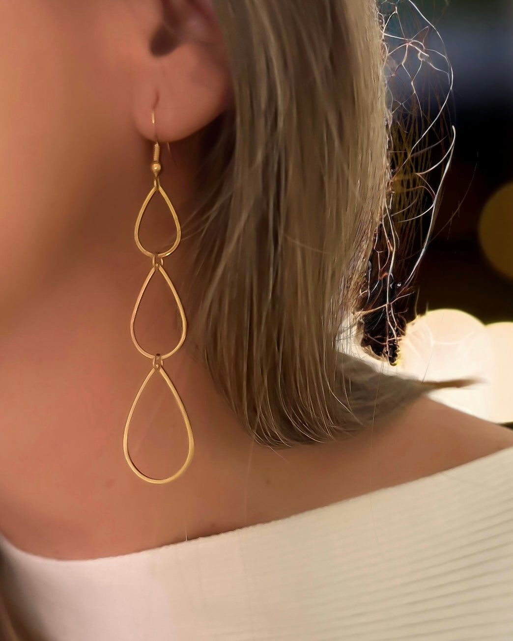 Pendientes largos ligeros diseño gotas en acero baño oro 18K Drop