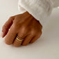 Anillo ajustable tres bandas acero inoxidable baño oro Vega Gold