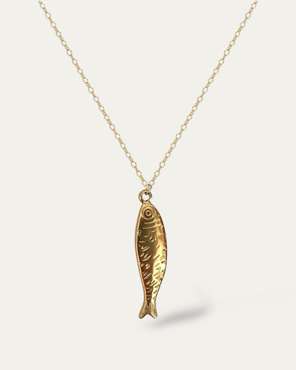 Collar cadena con colgante de pez en acero baño oro 18K SARDINE