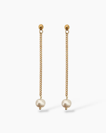 Pendientes largos cadena con perla natural en acero baño oro 18K