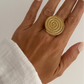 Anillo maxi diseño espiral textura en acero inoxidable baño oro 18K Spiral