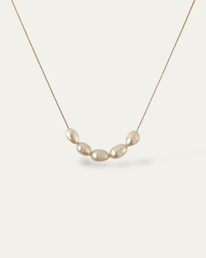Collar finito en acero baño oro con perlas de río irregulares Tiffany