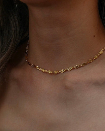 Gargantilla choker plaquitas textura acabado oro 18K Enia