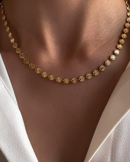 Gargantilla choker plaquitas textura acabado oro 18K Enia