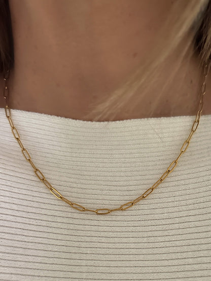 Collar cadena básica de eslabones finos en acero con acabado oro 18K Clip
