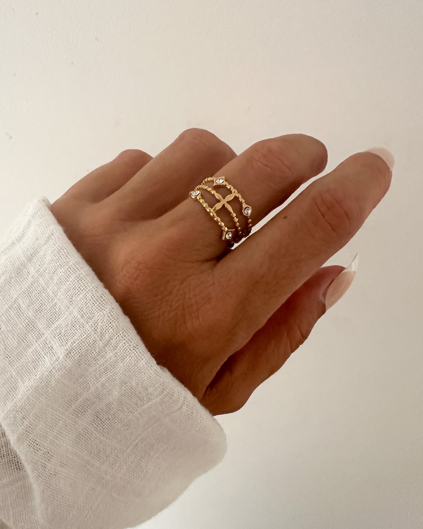 Anillo finto tres bandas con circonitas en acero oro 18K Lis Circonita