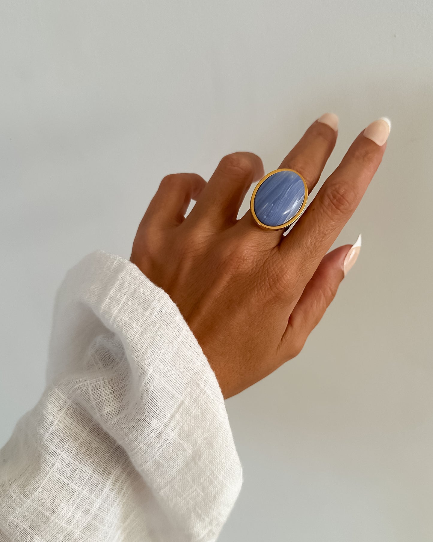 Anillo piedra maxi azul en acero inoxidable baño oro 18K Big Blue