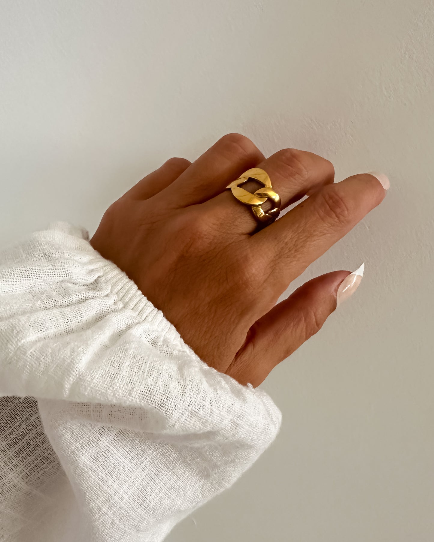 Anillo abierto diseño eslabones en acero baño oro 18K Súper Chain