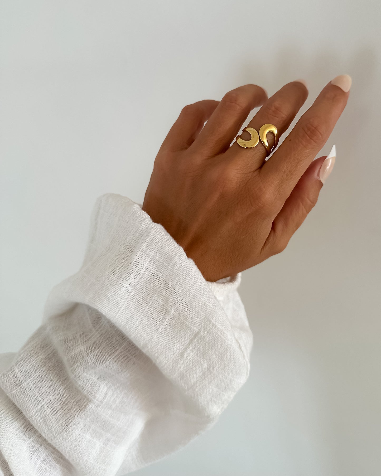 Anillo abierto envolvente curvas en acero inoxidable baño oro 18K  Huge