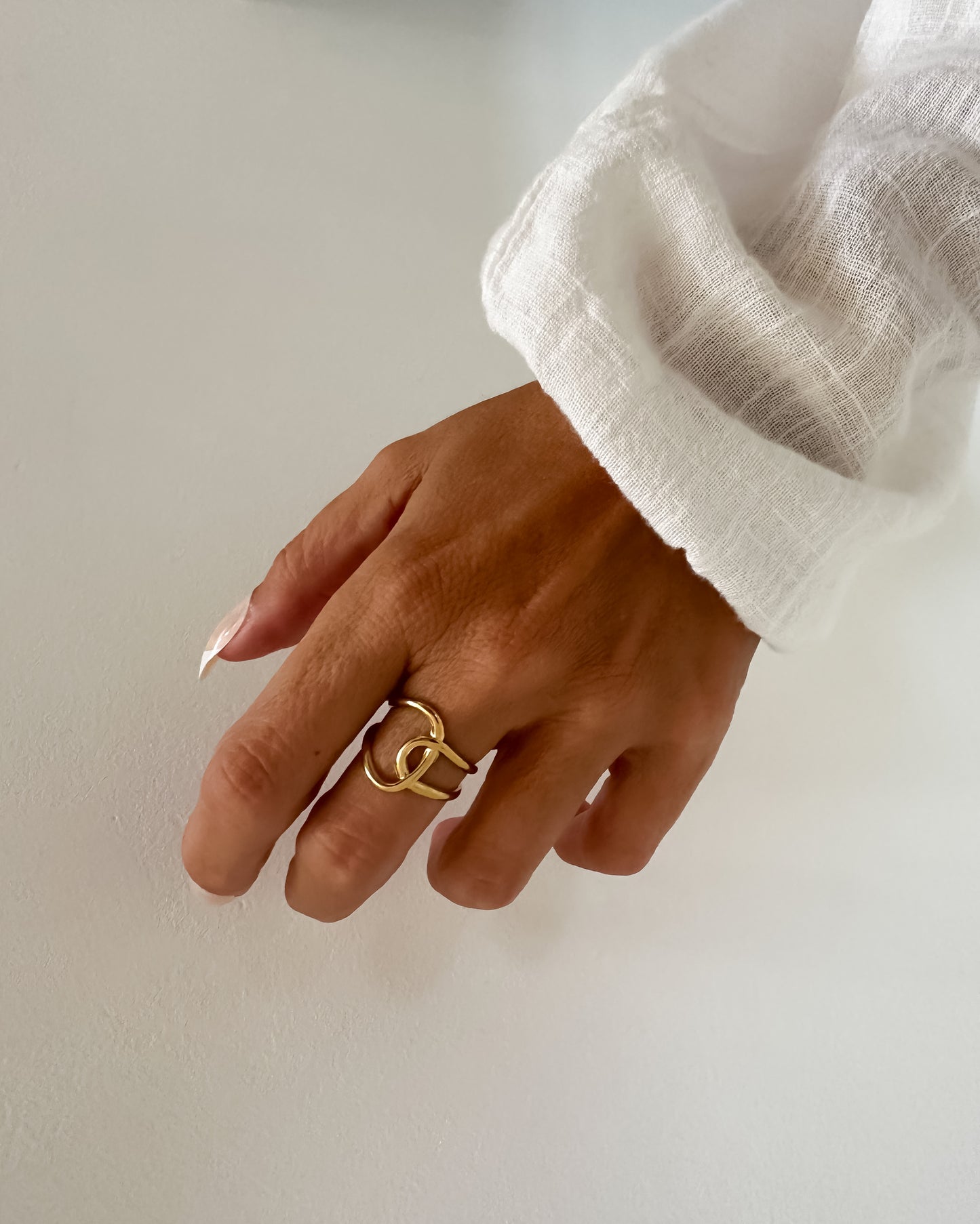 Anillo entrelazado ajustable en acero baño oro 18K Whimsy