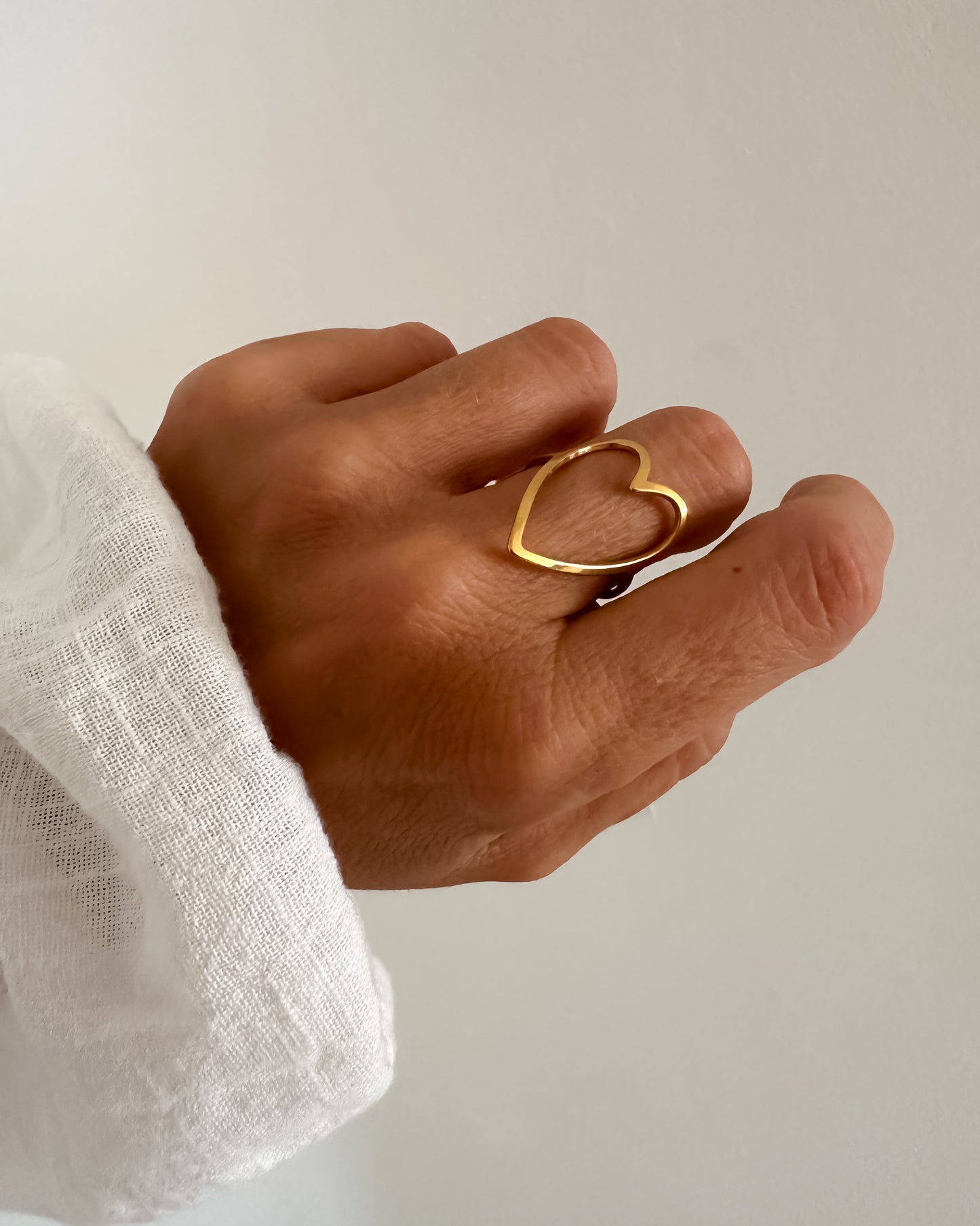 Anillo corazón fino ajustable acero baño oro 18K Livi