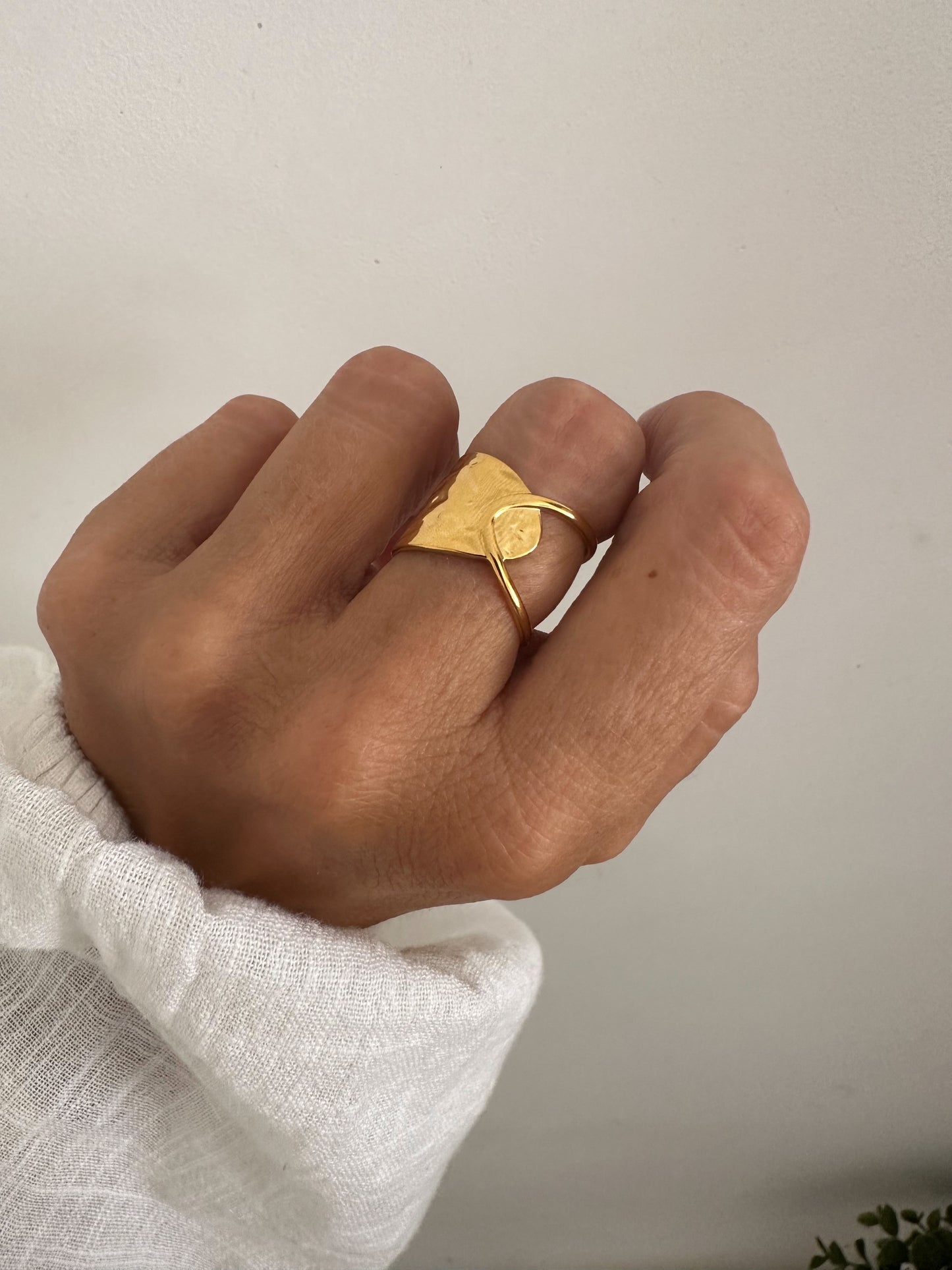 Anillo ajustable acero oro