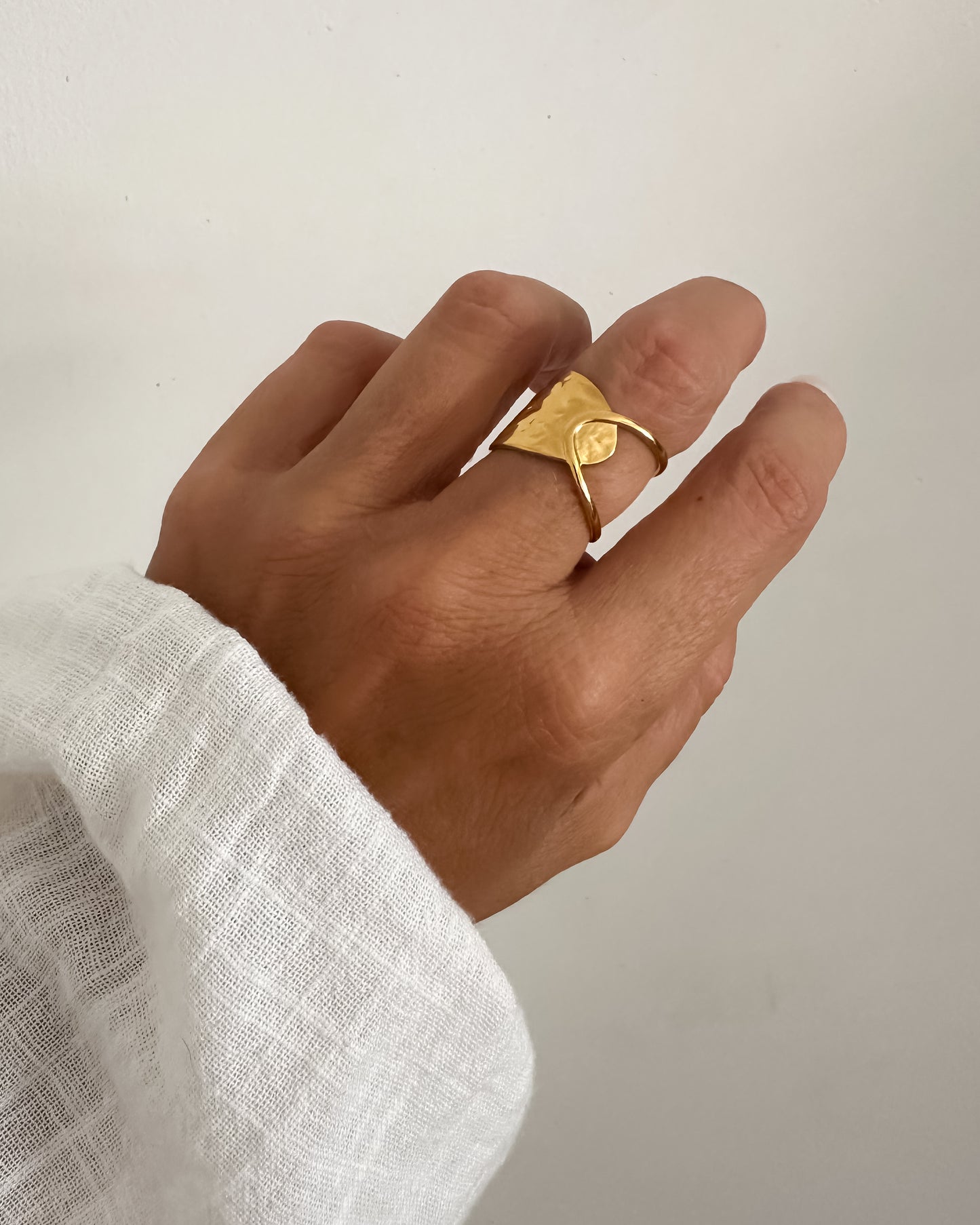 Anillo ajustable acero oro