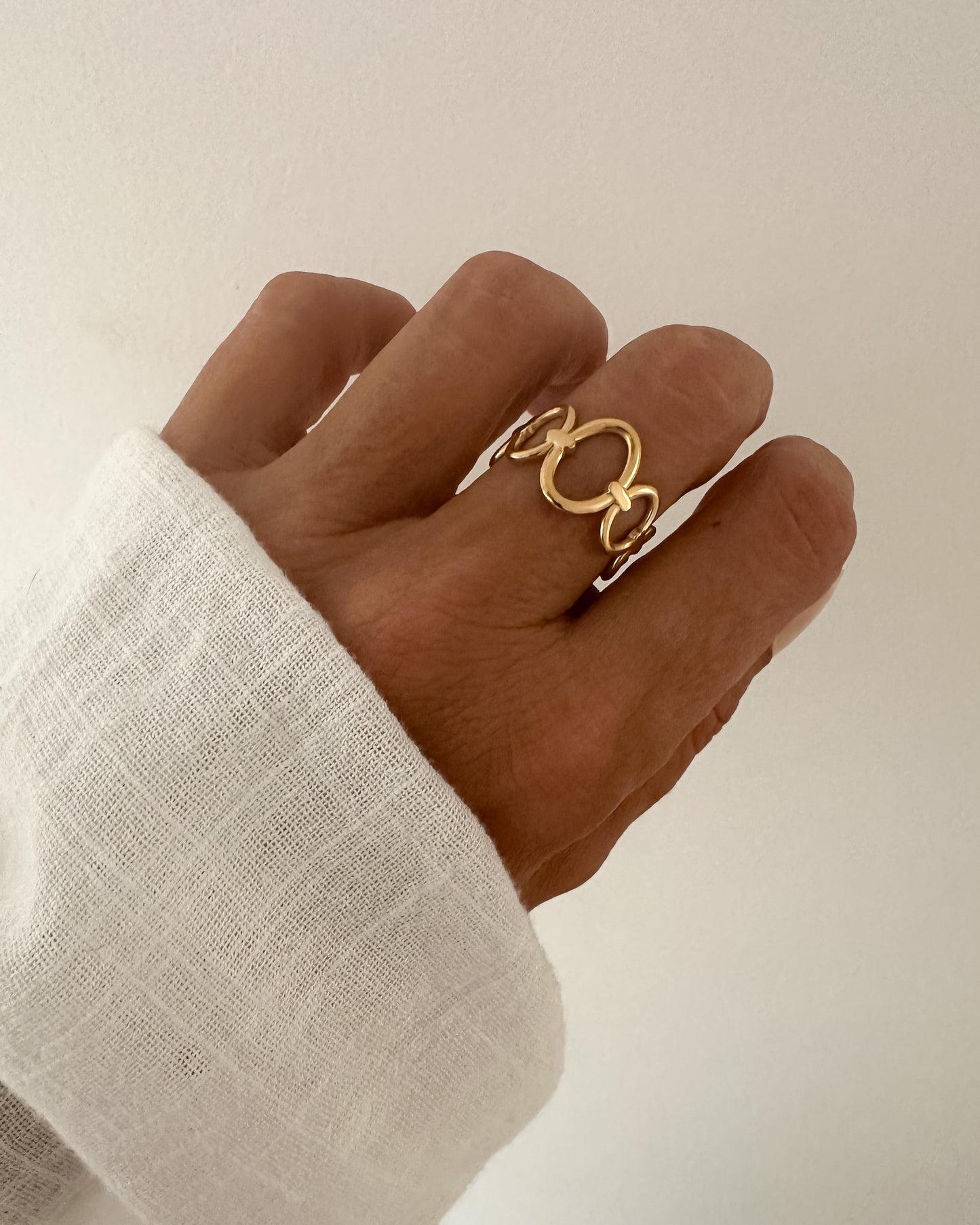 Anillo fino óvalos ajustable en acero inoxidable baño oro 18 K Mavi Gold