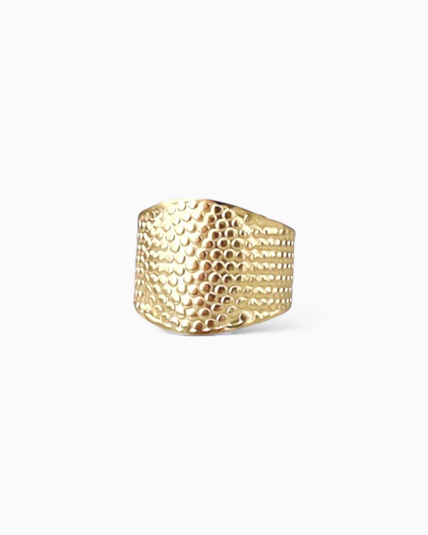 Anillo ancho textura puntos en acero baño oro 18K Kai Gold