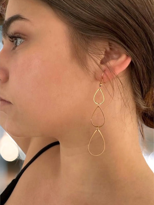 Pendientes largos ligeros diseño gotas en acero baño oro 18K Drop