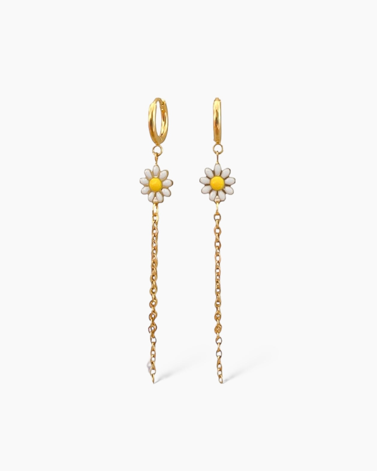 Pendientes de aro con diseño flor margarita con cadenas finas. Acero inoxidable bañado en oro.