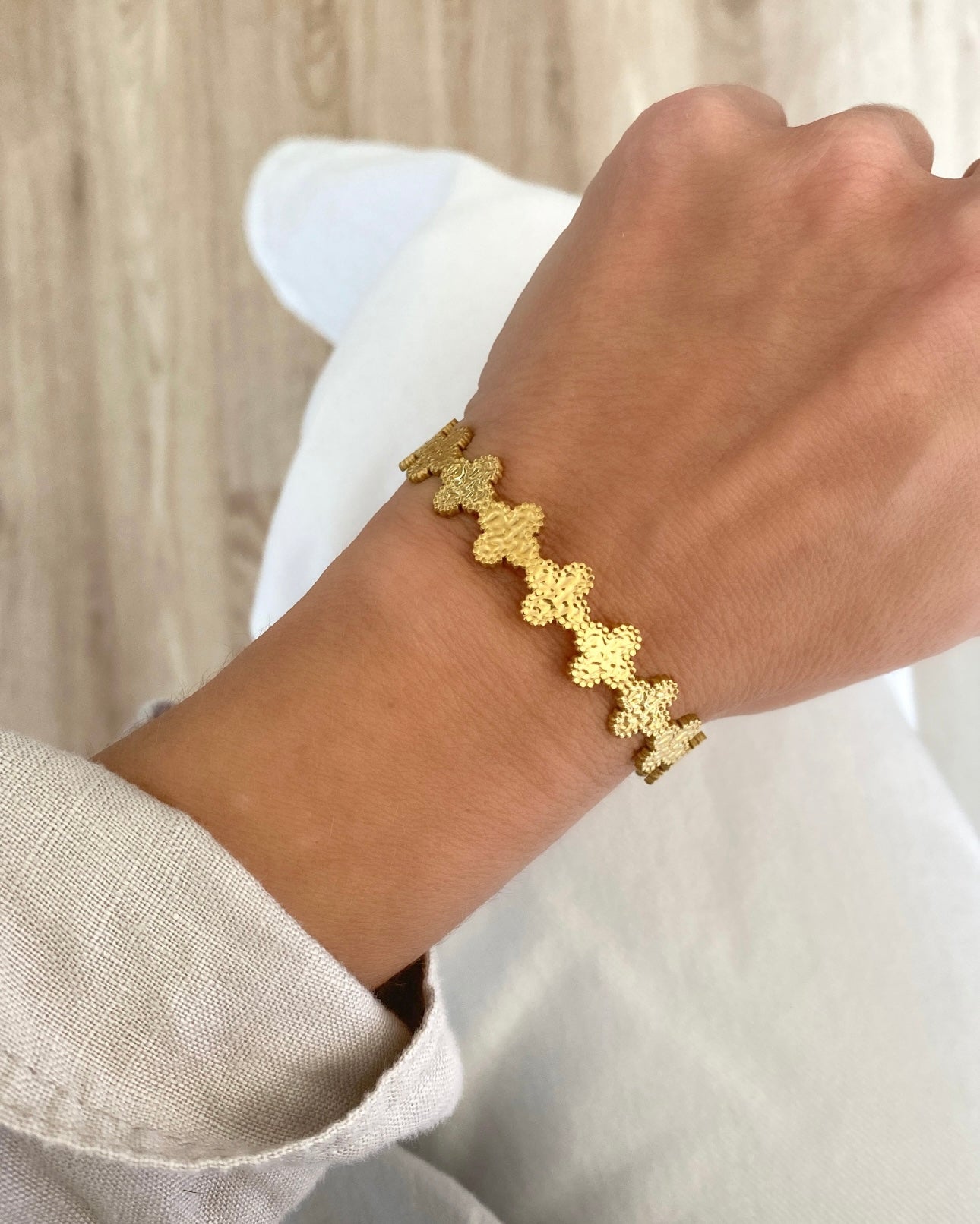 Pulsera brazalete ajustable textura en acero baño oro 18K Sort