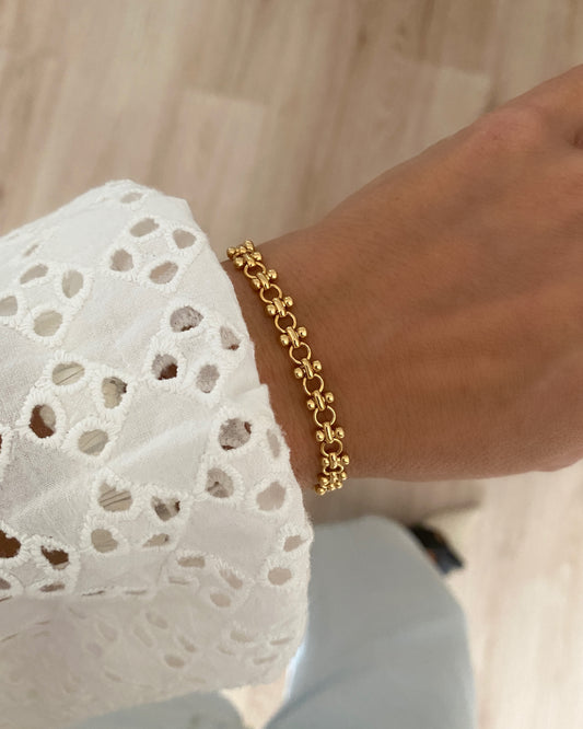 Pulsera estilo romántico en latón baño oro 18K Louvre